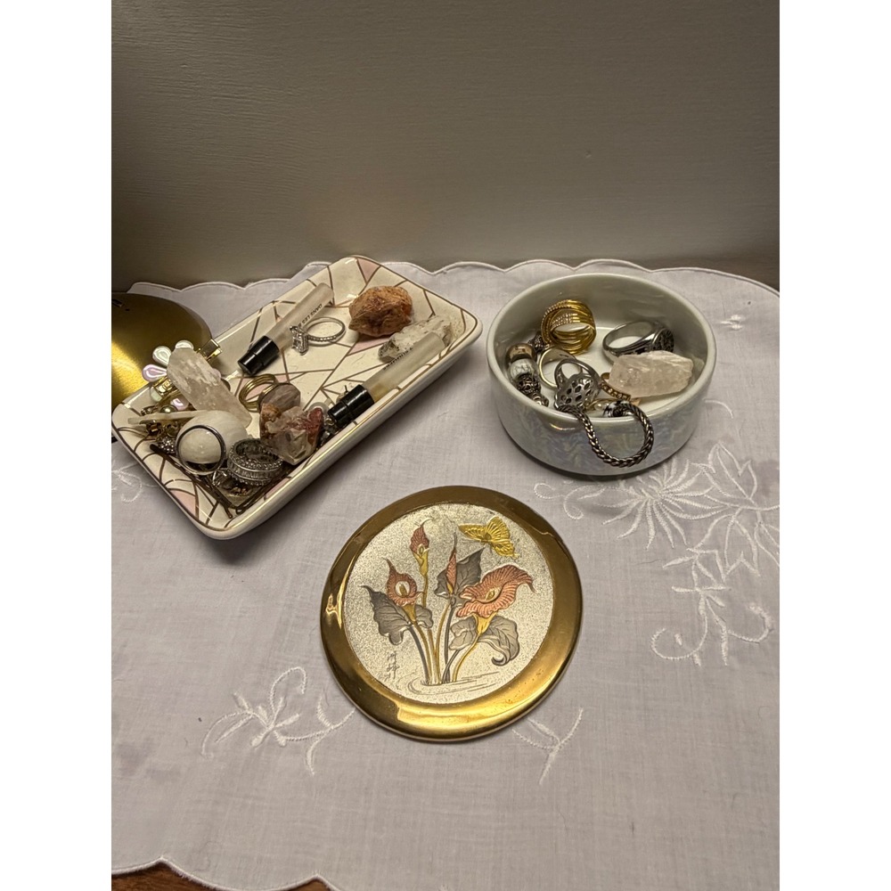 Vintage Chokin Art Ceramic Trinket Box Calla Lily Butterfly Luster Glaze Round - Picture 3 of 12